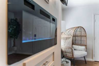 Main picture of 2637 E 4th St