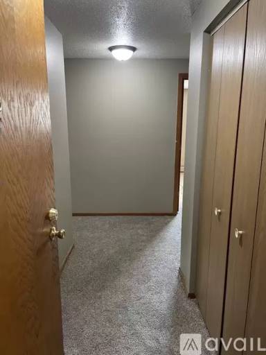 Main picture of 225 E Main St