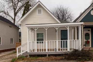 Main picture of 679 Terry St SE