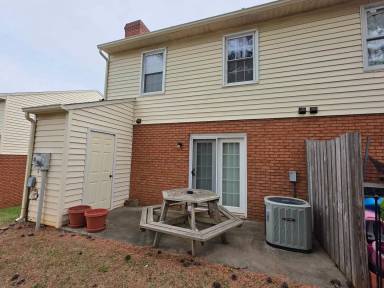 Main picture of 42 Cavalier Ct