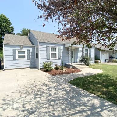 Main picture of 2811 E 1st Pl