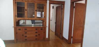 Main picture of 2433 W Berteau Ave