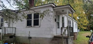 Main picture of 905 Hackett St