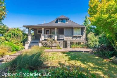 Main picture of 2951 N Willamette Blvd