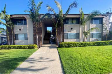 Main picture of 1357 E 23rd St