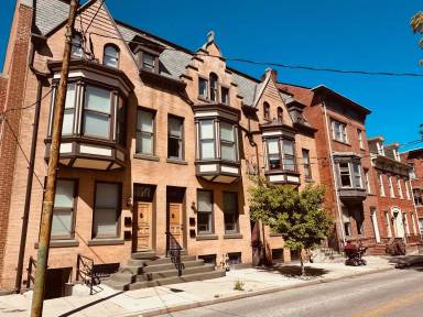 Main picture of 138 S Beaver St