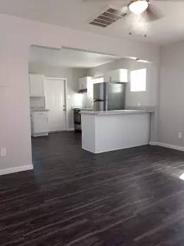 Main picture of 520 E Pierson St