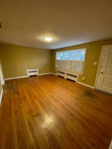 Main picture of 910 Shreiner Ave