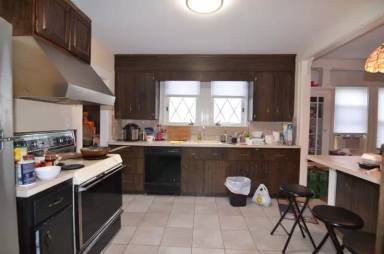 Main picture of 51 Beach St