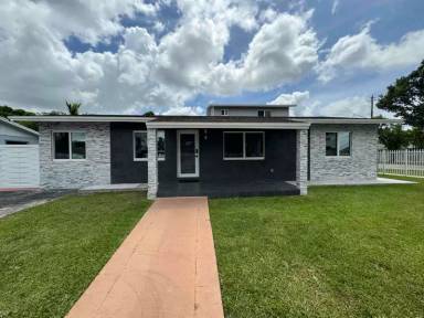 Main picture of 30365 SW 152nd Ct