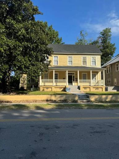 Main picture of 1345 Glover St