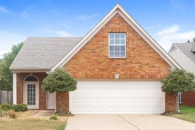 Main picture of 824 We Ross Pkwy