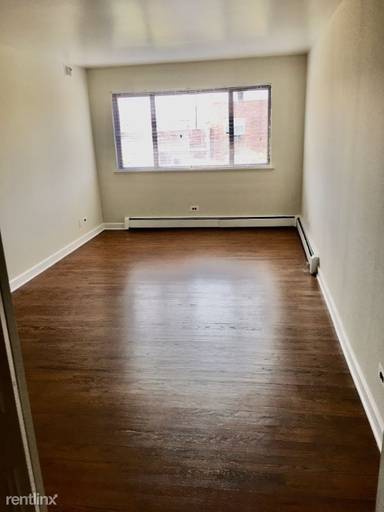 Main picture of 5917 N Kenmore Ave