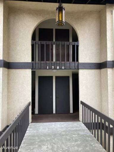 Main picture of 1720 NE 179th St