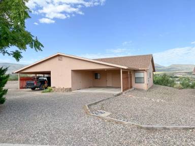 Main picture of 330 S Arnold Ter