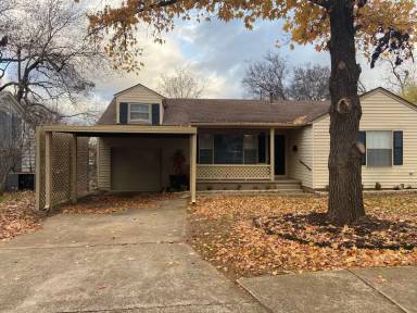 Main picture of 1012 E 7th Pl