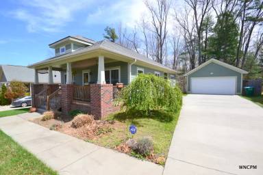 Main picture of 117 Estelle Park Dr