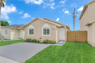 Main picture of 16215 SW 137th Ct