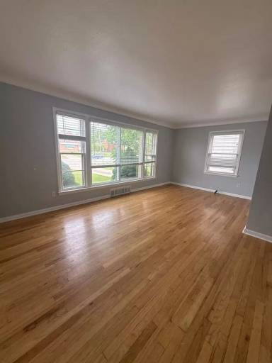 Main picture of 2416 Warrensville Center Rd