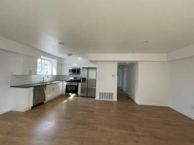 Main picture of 3565 Percy St