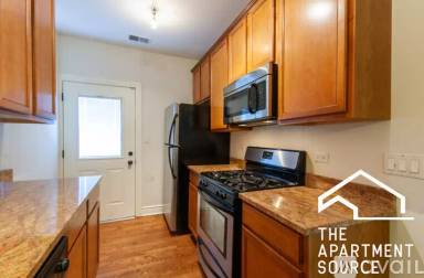 Main picture of 3435 N Lakewood Ave