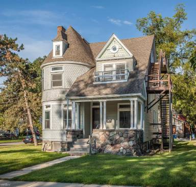 Main picture of 904 S Forest Ave