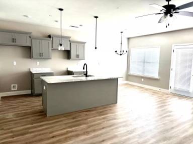 Main picture of 4396 Parkcrest Dr