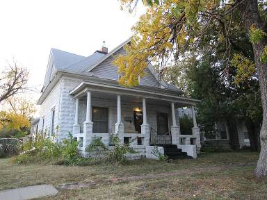 Main picture of 326 S Oakdale Ave
