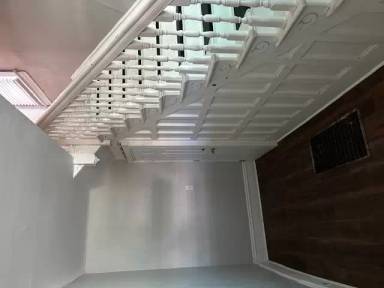 Main picture of 40 E Hallam Ave