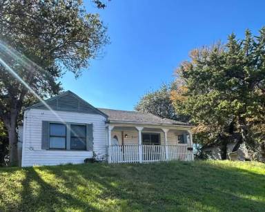 Main picture of 314 W Clarendon Dr