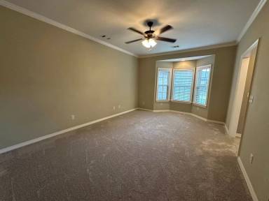 Main picture of 221 W Cobblestone Ct