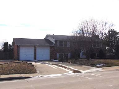 Main picture of 200 E Liberty Ln