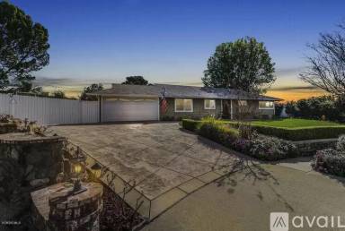 Main picture of 2924 Calle Arino