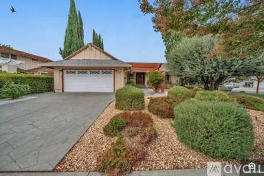 Main picture of 5405 Entrada Cedros
