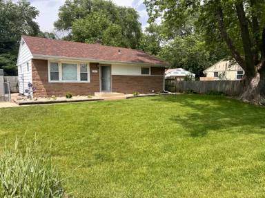 Main picture of 332 Langley Rd