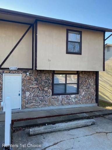 Main picture of 2510 Elm Dr