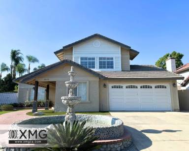 Main picture of 2925 E Chaparral St
