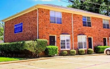 Main picture of 705 W Mulberry St