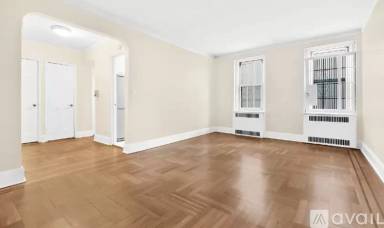 Main picture of 2 Jane St