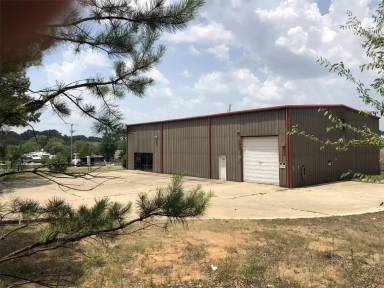 Main picture of 2930 Albert Pike Rd