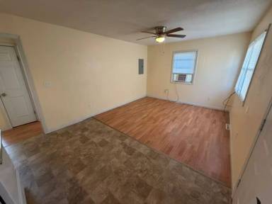 Main picture of 103 Saratoga St