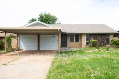 Main picture of 1205 E Madison St