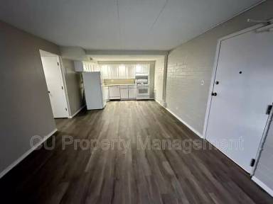 Main picture of 611 W Church St