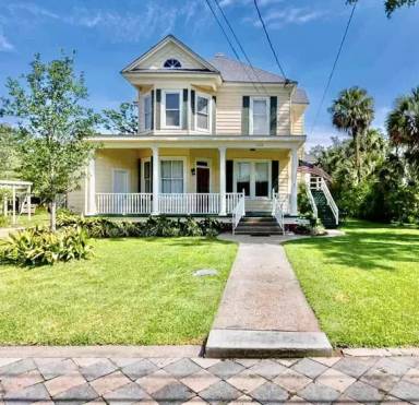 Main picture of 1118 E Gadsden St