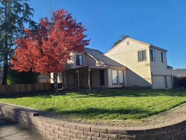 Main picture of 2768 Rosewood St