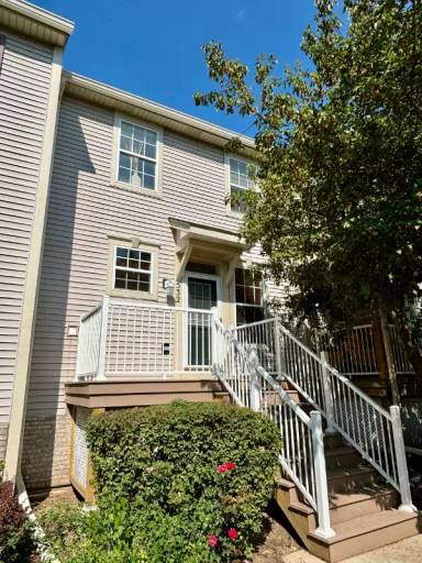 Main picture of 532 Littleton Trl