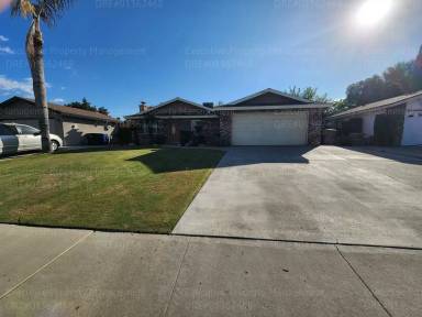 Main picture of 2604 Courtleigh Dr