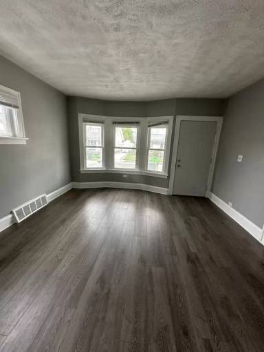 Main picture of 4911 E 108th St