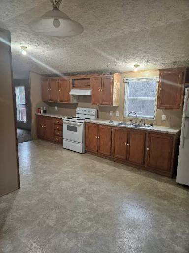 Main picture of 910 Roach Rd