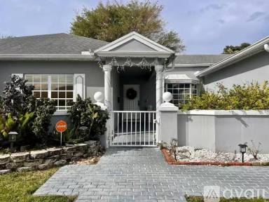 Main picture of 4511 Queen Palm Ln